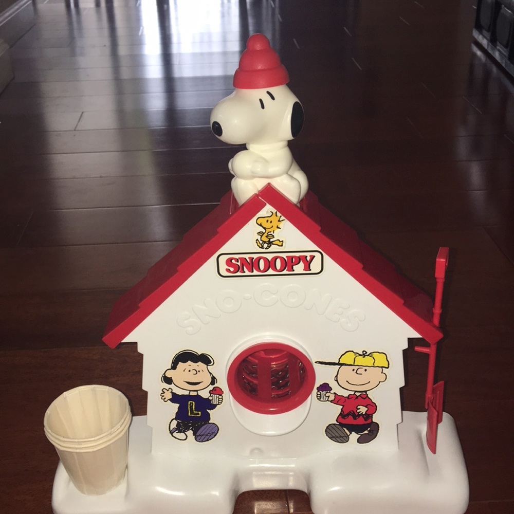 Snoopy & Friends Sno-Cone Machine